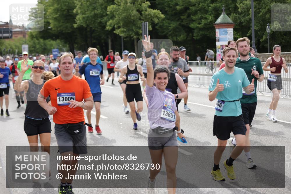 29.06.2025 - hella hamburg halbmarathon Jannik Wohlers http://msf.ph/oto/8326730 29.06.2025 10:39:51 Lombardsbrücke 1018, 1037, 1291, 1691, 2019, 2109, 2254, 2515, 2572, 2866, 2888, 3237, 3295, 3515, 3607, 3808, 3810, 4173, 4271, 4471, 4756, 5113, 5263, 5351, 5352, 5975, 6097, 6363, 6463, 6548, 6673, 6750, 6866, 6876, 6890, 6920, 7108, 7174, 7675, 7850, 8307, 8815, 9187, 10474, 10806, 10818, 10953, 11176, 11188, 11653, 11717, 11970, 11973, 12364, 12444, 12501, 12760, 13005, 13030, 13069, 13290, 13410, 13466, 13577, 13651, 14851, 15549, 15927, 16681, 17318, 18101 meine-sportfotos.de
