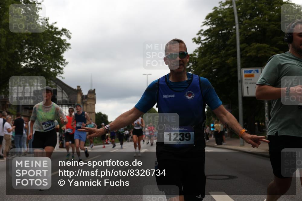 29.06.2025 - hella hamburg halbmarathon Yannick Fuchs http://msf.ph/oto/8326734 29.06.2025 10:51:33 20KM 1200, 1239, 1563, 1715, 1719, 1972, 2236, 2606, 2652, 2759, 2806, 2883, 3141, 3575, 4261, 4579, 5015, 5134, 5391, 5457, 5458, 6281, 6302, 6531, 6720, 6892, 7159, 7833, 8744, 9450, 10383, 10408, 10599, 12144, 12509, 12773, 12774, 13376, 13664, 14737, 15090, 15189, 15229, 15349, 15664, 16418, 16517, 17455, 17543, 17758, 18508 meine-sportfotos.de