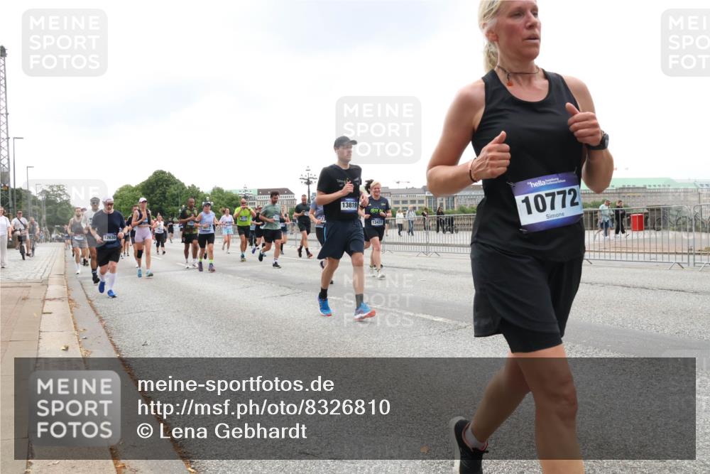 29.06.2025 - hella hamburg halbmarathon Lena Gebhardt http://msf.ph/oto/8326810 29.06.2025 10:47:24 Lombardsbrücke 12630, 13819, 13431, 10772, 1045, 1073, 1185, 1286, 1434, 1463, 1523, 1593, 1607, 1704, 1961, 2148, 2327, 2407, 2537, 2555, 2556, 2665, 2704, 2882, 2994, 3339, 4037, 4184, 4239, 4325, 4423, 4483, 4806, 4895, 4974, 4975, 5111, 5114, 5621, 5622, 5796, 5895, 5953, 6255, 6256, 6485, 6496, 6879, 6995, 7073, 7403, 7430, 7431, 7630, 7631, 7970, 8105, 8131, 8270, 8550, 8684, 8706, 8915, 8953, 8967, 9018, 9687, 10991, 11351, 11458, 11730, 11738, 11802 meine-sportfotos.de