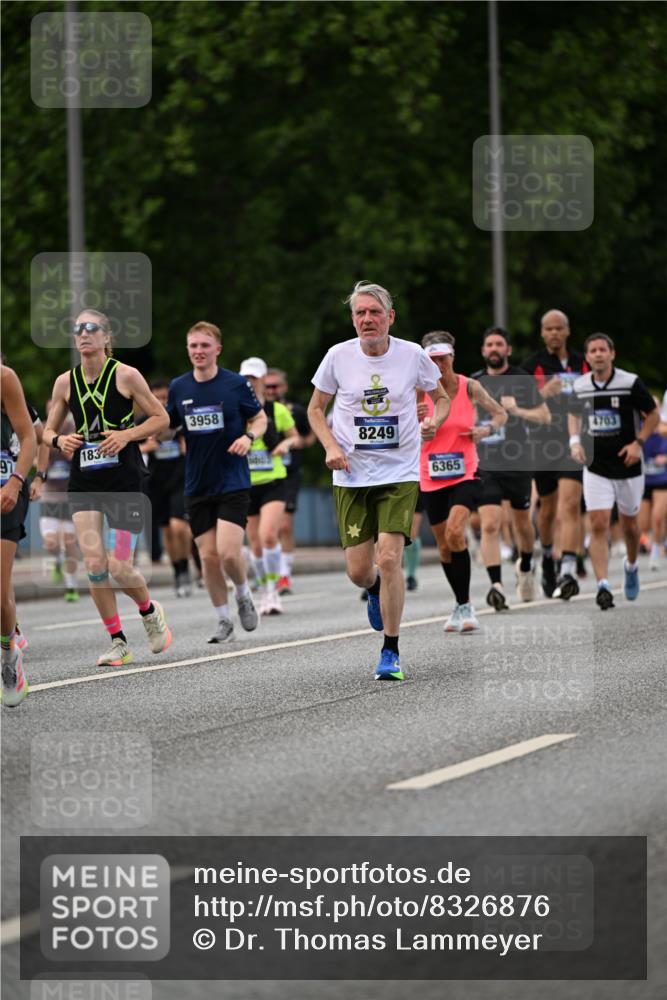 29.06.2025 - hella hamburg halbmarathon Dr. Thomas Lammeyer http://msf.ph/oto/8326876 29.06.2025 10:39:32 Kennedybrücke 1417, 1497, 1821, 1849, 2198, 2265, 2787, 3170, 3958, 4333, 4564, 4696, 4703, 5027, 5793, 6029, 6189, 6365, 6379, 6397, 6471, 6746, 6803, 6859, 7386, 7733, 8249, 8296, 9342, 9803, 10335, 10358, 10360, 10393, 10652, 11320 meine-sportfotos.de