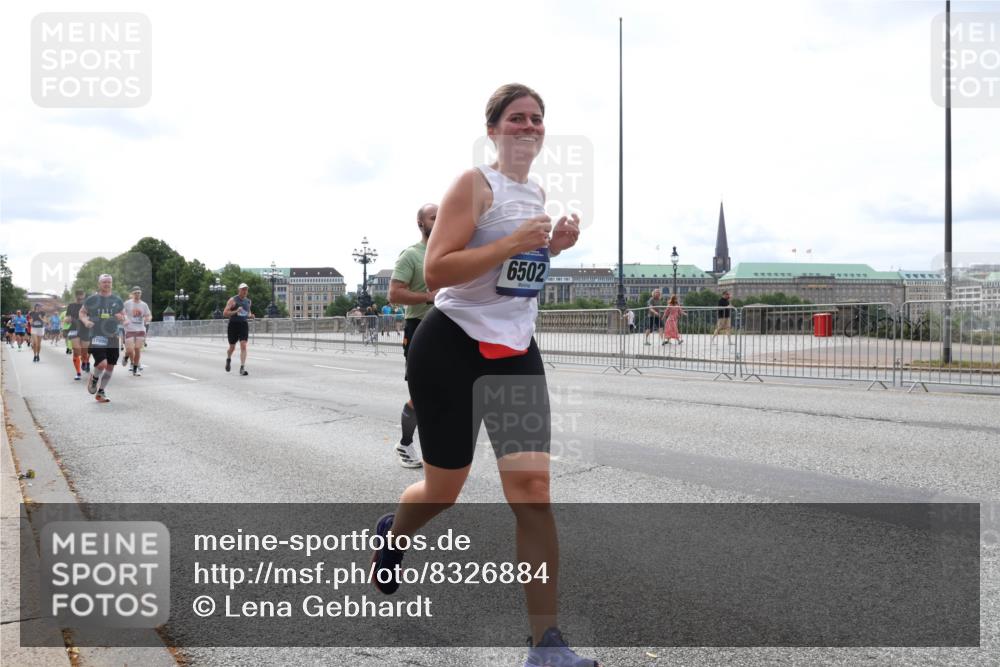 29.06.2025 - hella hamburg halbmarathon Lena Gebhardt http://msf.ph/oto/8326884 29.06.2025 10:23:28 Lombardsbrücke 6502, 1048, 1304, 1362, 2125, 2925, 4190, 4266, 4391, 4646, 4728, 4793, 5160, 5406, 6502, 6578, 6747, 6784, 6785, 6849, 7029, 7820, 7891, 8031, 8181, 8676, 8687, 8688, 8716, 8918, 8920, 9133, 9301, 9715, 9877, 9913, 10649, 10739, 11300, 11793, 11798, 11879, 12025, 12073, 12265, 12874, 13560, 14041, 14265, 14338, 14510, 14512, 14521, 14821, 15709, 16185, 16251, 16416, 16558, 17013, 17099, 17199, 17207, 17299, 17719 meine-sportfotos.de