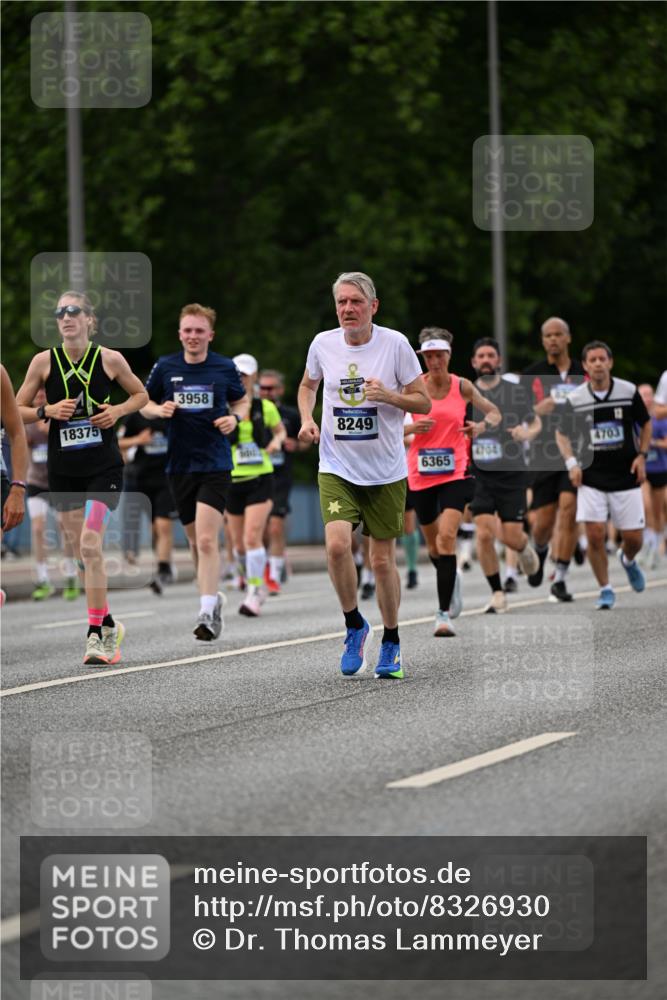 29.06.2025 - hella hamburg halbmarathon Dr. Thomas Lammeyer http://msf.ph/oto/8326930 29.06.2025 10:39:32 Kennedybrücke 1417, 1497, 1821, 1849, 2198, 2265, 2787, 3170, 3958, 4333, 4564, 4696, 4703, 5027, 5793, 6029, 6189, 6365, 6379, 6397, 6471, 6746, 6803, 6859, 7386, 7733, 8249, 8296, 9342, 9803, 10335, 10358, 10360, 10393, 10652, 11320 meine-sportfotos.de