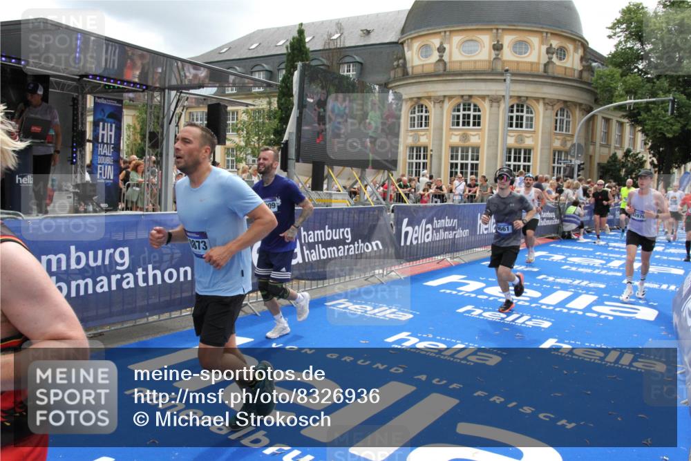 29.06.2025 - hella hamburg halbmarathon Michael Strokosch http://msf.ph/oto/8326936 29.06.2025 10:48:59 Ziel 1381, 1452, 2260, 3213, 3985, 7067, 8889, 9661, 9695, 12421, 12534, 13009, 13183, 13688, 13976, 18873 meine-sportfotos.de