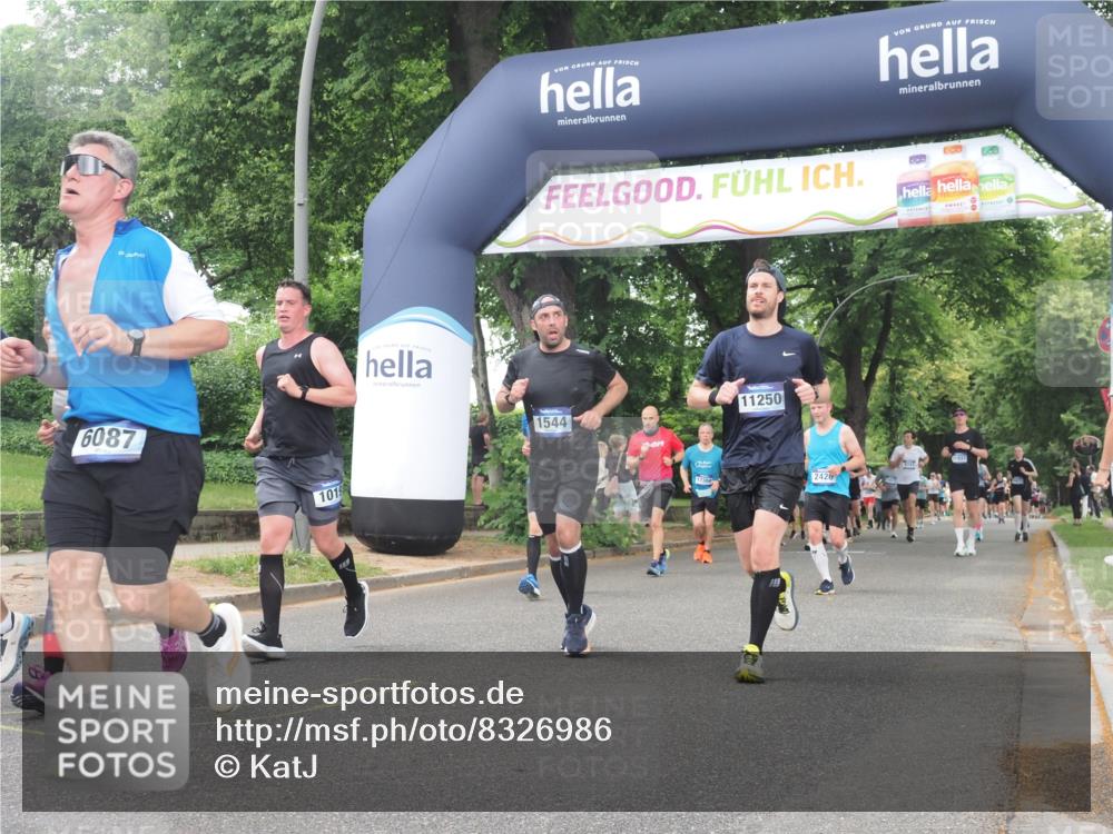 29.06.2025 - hella hamburg halbmarathon KatJ http://msf.ph/oto/8326986 29.06.2025 10:46:39 Zwischen KM18-KM19 1019, 1544, 2426, 2730, 4238, 6033, 6087, 6754 meine-sportfotos.de