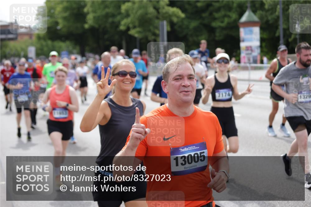 29.06.2025 - hella hamburg halbmarathon Jannik Wohlers http://msf.ph/oto/8327023 29.06.2025 10:39:52 Lombardsbrücke 1018, 1037, 1291, 1691, 2019, 2109, 2254, 2515, 2572, 2866, 3237, 3295, 3515, 3607, 3808, 3810, 4173, 4271, 4471, 4756, 5113, 5263, 5351, 5352, 5975, 6076, 6097, 6363, 6463, 6548, 6673, 6750, 6866, 6876, 6890, 6920, 7108, 7174, 7675, 7850, 8307, 8815, 9187, 10474, 10806, 10818, 10953, 11176, 11188, 11653, 11717, 11970, 11973, 12364, 12444, 12501, 12760, 13005, 13030, 13069, 13290, 13410, 13466, 13577, 13651, 14851, 15549, 15927, 16681, 17318, 18101, 18110, 18213 meine-sportfotos.de