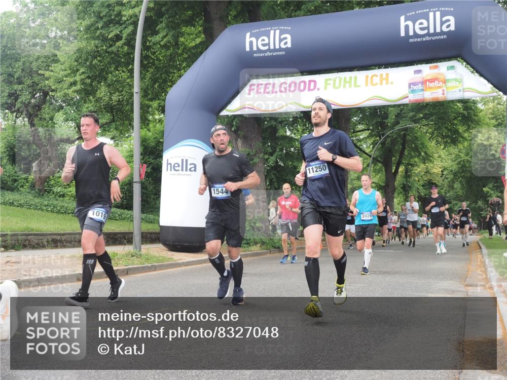 29.06.2025 - hella hamburg halbmarathon KatJ http://msf.ph/oto/8327048 29.06.2025 10:46:39 Zwischen KM18-KM19 1019, 1544, 2426, 2730, 4238, 6033, 6087, 6754 meine-sportfotos.de