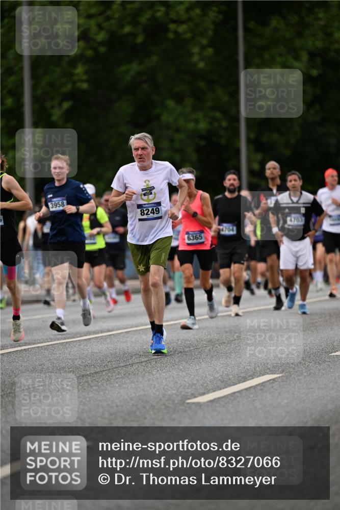 29.06.2025 - hella hamburg halbmarathon Dr. Thomas Lammeyer http://msf.ph/oto/8327066 29.06.2025 10:39:33 Kennedybrücke 1417, 1821, 1849, 2198, 2265, 2787, 3170, 3958, 4333, 4564, 4696, 4703, 5027, 5793, 6029, 6189, 6365, 6379, 6397, 6471, 6746, 6803, 6859, 7386, 7733, 8249, 8296, 9342, 9803, 10335, 10358, 10360, 10393, 10652, 11320, 11359 meine-sportfotos.de