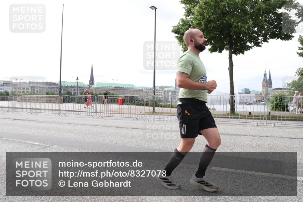 29.06.2025 - hella hamburg halbmarathon Lena Gebhardt http://msf.ph/oto/8327078 29.06.2025 10:23:30 Lombardsbrücke 1048, 1304, 1362, 2125, 2925, 4190, 4266, 4391, 4646, 4728, 4793, 5160, 5406, 6502, 6578, 6747, 6849, 7029, 7820, 7891, 8031, 8181, 8676, 8687, 8688, 8716, 8918, 8920, 9301, 9715, 9877, 10649, 10739, 11300, 11793, 11798, 11879, 12025, 12073, 12265, 12874, 13149, 13560, 14041, 14265, 14338, 14510, 14512, 14521, 14821, 15709, 15739, 15853, 16185, 16251, 16416, 16558, 17013, 17099, 17199, 17207, 17299, 17719 meine-sportfotos.de