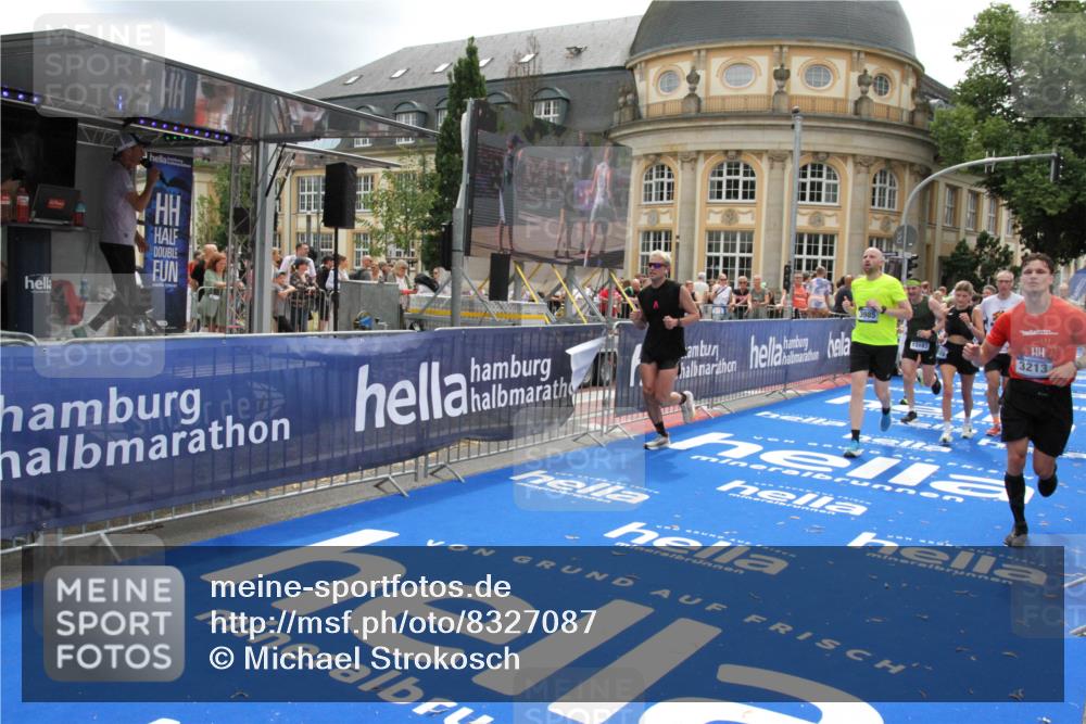 29.06.2025 - hella hamburg halbmarathon Michael Strokosch http://msf.ph/oto/8327087 29.06.2025 10:49:02 Ziel 1381, 1452, 2260, 3213, 3985, 7067, 7297, 8302, 8821, 8889, 9661, 9695, 12534, 13183, 13688, 13976, 17632 meine-sportfotos.de