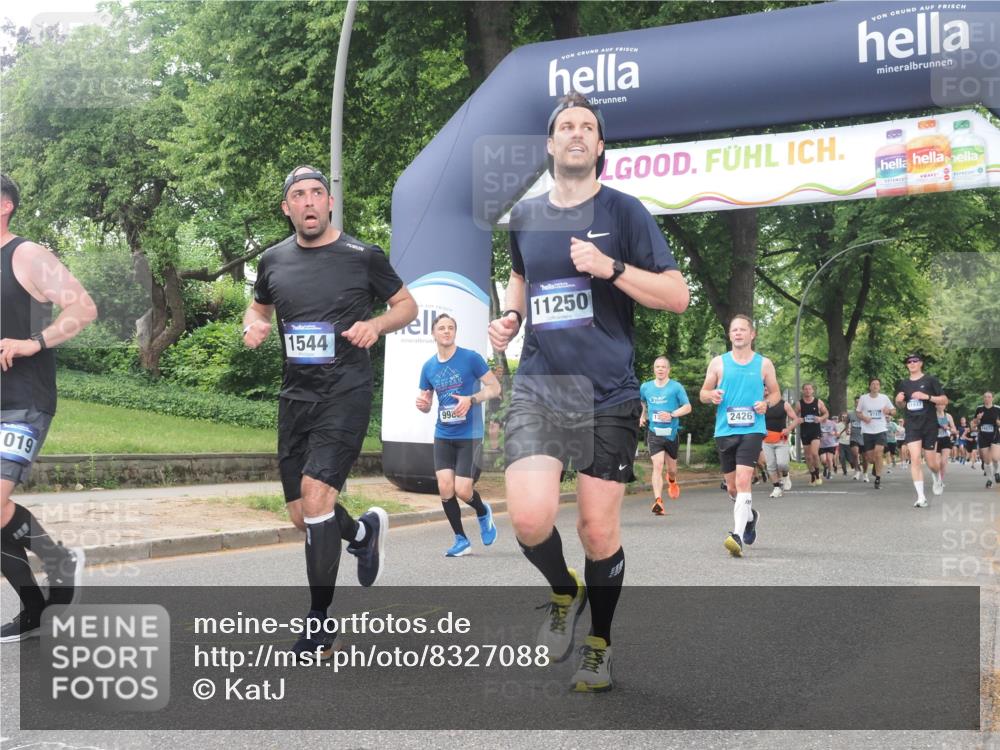 29.06.2025 - hella hamburg halbmarathon KatJ http://msf.ph/oto/8327088 29.06.2025 10:46:40 Zwischen KM18-KM19 1019, 1544, 2426, 2730, 6087, 6754 meine-sportfotos.de