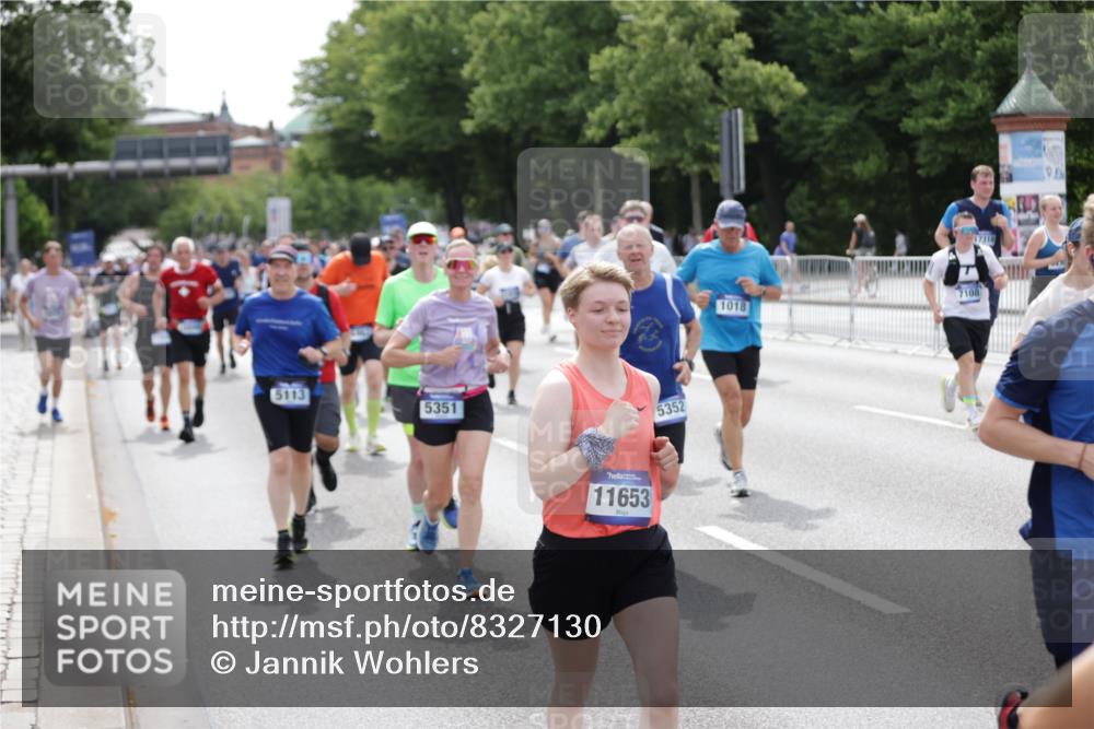 29.06.2025 - hella hamburg halbmarathon Jannik Wohlers http://msf.ph/oto/8327130 29.06.2025 10:39:53 Lombardsbrücke 1018, 1037, 1291, 1691, 2019, 2109, 2254, 2515, 2572, 2866, 3237, 3295, 3515, 3607, 3808, 3810, 4173, 4271, 4471, 4756, 5113, 5263, 5351, 5352, 5975, 6076, 6097, 6363, 6463, 6548, 6673, 6866, 6876, 6890, 6920, 7108, 7174, 7675, 7850, 8307, 8815, 9187, 10474, 10806, 10818, 10953, 11176, 11188, 11653, 11717, 11970, 11973, 12364, 12444, 12501, 12760, 13005, 13030, 13069, 13290, 13410, 13466, 13577, 13651, 14341, 14851, 15549, 15927, 16681, 17318, 18101, 18110, 18213 meine-sportfotos.de
