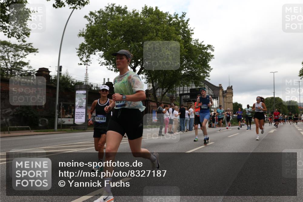 29.06.2025 - hella hamburg halbmarathon Yannick Fuchs http://msf.ph/oto/8327187 29.06.2025 10:51:34 20KM 1200, 1239, 1563, 1972, 2236, 2606, 2652, 2759, 2806, 2883, 3141, 3575, 4261, 4579, 5015, 5134, 5391, 5457, 5458, 6281, 6302, 6531, 6720, 6892, 7159, 7833, 9450, 10383, 10408, 10599, 12144, 12509, 12773, 12774, 13376, 13664, 14737, 15090, 15189, 15229, 15349, 15664, 16418, 16517, 17455, 17543, 17758, 18508 meine-sportfotos.de