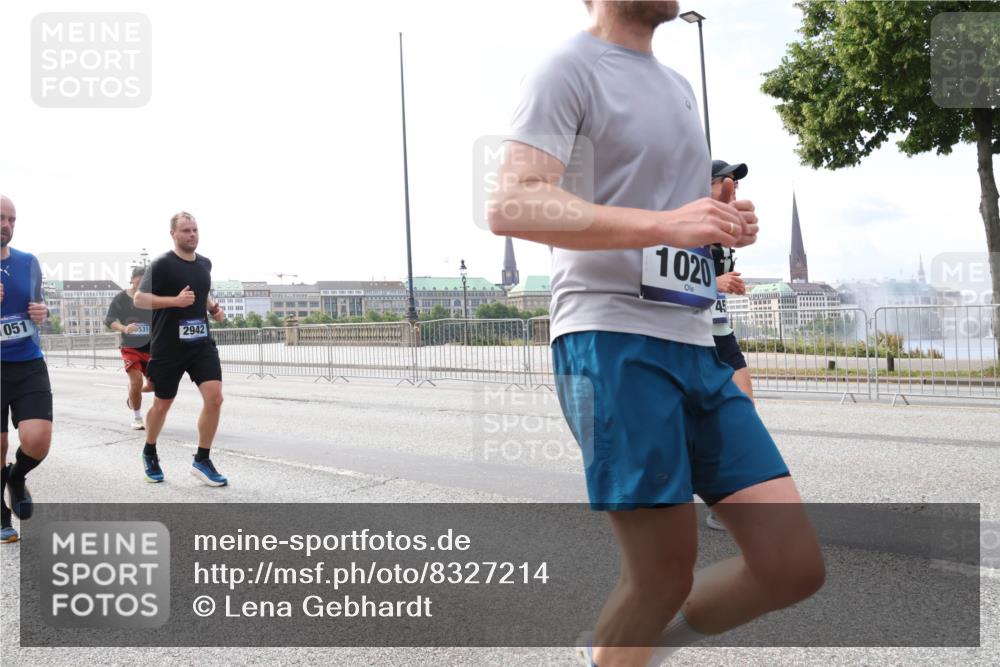 29.06.2025 - hella hamburg halbmarathon Lena Gebhardt http://msf.ph/oto/8327214 29.06.2025 10:12:58 Lombardsbrücke 051, 3531, 2942, 1020, 1020, 1051, 1249, 1610, 1785, 1851, 1939, 2531, 2891, 2942, 2963, 2964, 3182, 3248, 4532, 4554, 5150, 5166, 6207, 6489, 7014, 7873, 7907, 8398, 8405, 8913, 8917, 8971, 9141, 10067, 10402, 10581, 11025, 11720, 12456, 13566, 13816, 14404, 14540, 14869, 15012, 15369, 15531, 16030, 16255, 16323, 16437, 16473, 16826, 16911, 17061, 17699, 17988, 17994, 18048, 18178, 18320, 18493, 18530, 18732 meine-sportfotos.de