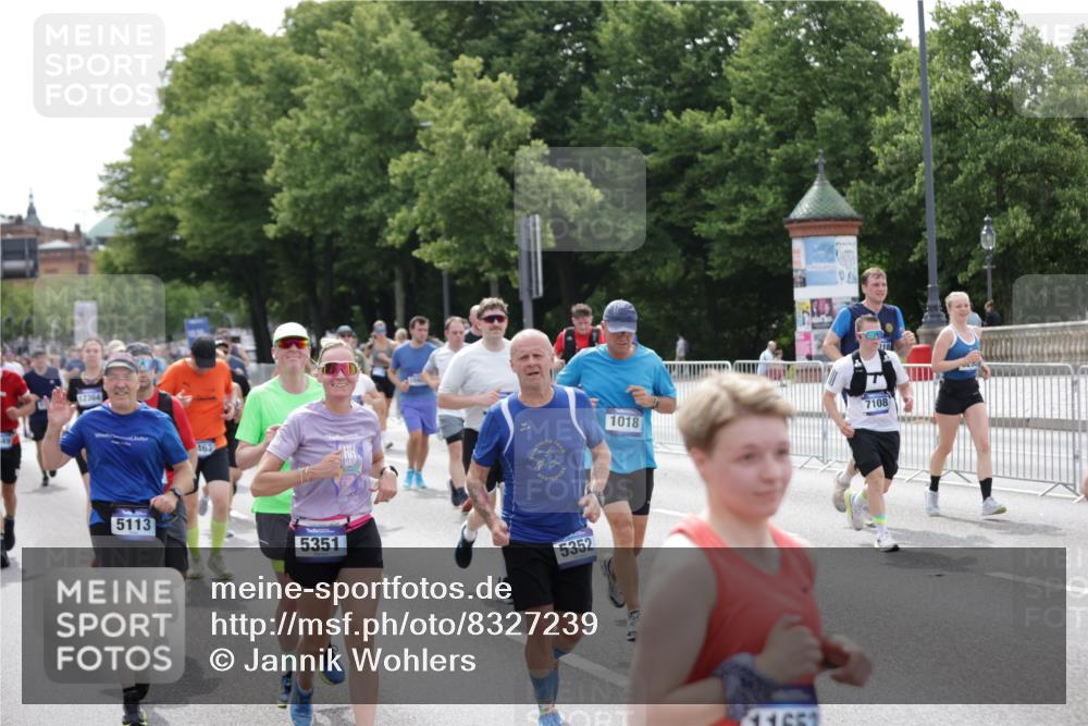 29.06.2025 - hella hamburg halbmarathon Jannik Wohlers http://msf.ph/oto/8327239 29.06.2025 10:39:54 Lombardsbrücke 1018, 1037, 1291, 1691, 2019, 2109, 2254, 2515, 2572, 3237, 3295, 3515, 3607, 3808, 3810, 4173, 4271, 4756, 5113, 5263, 5351, 5352, 5975, 6076, 6363, 6463, 6548, 6673, 6866, 6876, 6890, 6920, 7108, 7174, 7675, 7850, 8307, 8815, 9187, 9468, 10474, 10806, 10818, 10953, 11176, 11188, 11653, 11717, 11970, 11973, 12364, 12444, 12501, 12760, 13005, 13030, 13069, 13290, 13410, 13466, 13577, 13651, 14341, 14851, 15549, 15927, 16681, 17318, 18101, 18110, 18213, 18771 meine-sportfotos.de