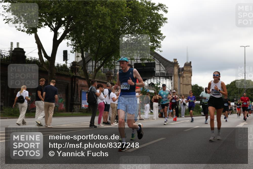 29.06.2025 - hella hamburg halbmarathon Yannick Fuchs http://msf.ph/oto/8327248 29.06.2025 10:51:34 20KM 1200, 1239, 1563, 1972, 2236, 2606, 2652, 2759, 2806, 2883, 3141, 3575, 4261, 4579, 5015, 5134, 5391, 5457, 5458, 6281, 6302, 6531, 6720, 6892, 7159, 7833, 9450, 10383, 10408, 10599, 12144, 12509, 12773, 12774, 13376, 13664, 14737, 15090, 15189, 15229, 15349, 15664, 16418, 16517, 17455, 17543, 17758, 18508 meine-sportfotos.de