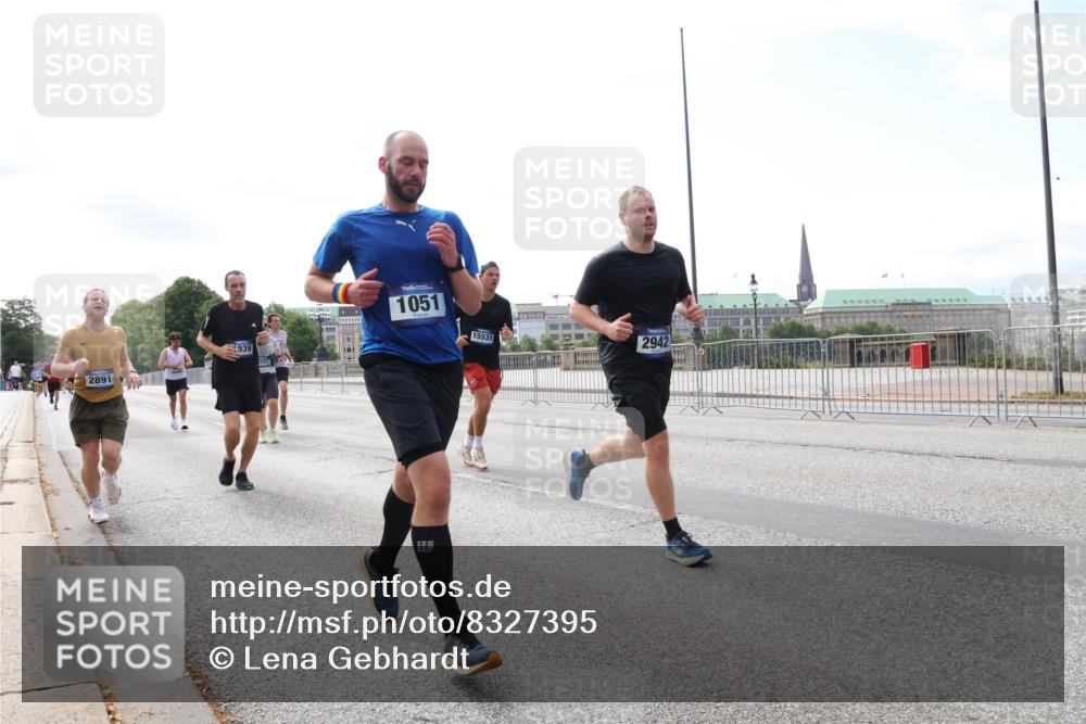 29.06.2025 - hella hamburg halbmarathon Lena Gebhardt http://msf.ph/oto/8327395 29.06.2025 10:12:58 Lombardsbrücke 939, 2891, 1051, 15531, 2942, 1020, 1051, 1249, 1610, 1785, 1851, 1939, 2531, 2891, 2942, 2963, 2964, 3182, 3248, 4532, 4554, 5150, 5166, 6207, 6489, 7014, 7873, 7907, 8398, 8405, 8913, 8917, 8971, 9141, 10067, 10402, 10581, 11025, 11720, 12456, 13566, 13816, 14404, 14540, 14869, 15012, 15369, 15531, 16030, 16255, 16323, 16437, 16473, 16826, 16911, 17061, 17699, 17988, 17994, 18048, 18178, 18320, 18493, 18530, 18732 meine-sportfotos.de