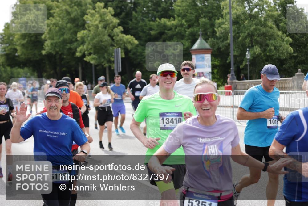 29.06.2025 - hella hamburg halbmarathon Jannik Wohlers http://msf.ph/oto/8327397 29.06.2025 10:39:56 Lombardsbrücke 1018, 1037, 2019, 2109, 2254, 2515, 2572, 3237, 3293, 3295, 3515, 3607, 3808, 3810, 4173, 4271, 4756, 5113, 5263, 5351, 5352, 5702, 5975, 6076, 6229, 6363, 6463, 6548, 6673, 6866, 6876, 6920, 7108, 7174, 7675, 7850, 8307, 8391, 9187, 9468, 10474, 10818, 10953, 11176, 11653, 11717, 11970, 11973, 12364, 12444, 12501, 12760, 12981, 13005, 13030, 13069, 13290, 13410, 13466, 13577, 13651, 14341, 14851, 15549, 15927, 16681, 17318, 18101, 18110, 18213, 18353, 18771 meine-sportfotos.de