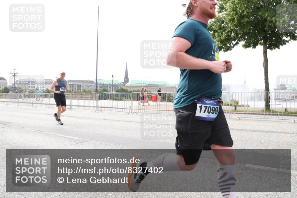 29.06.2025 - hella hamburg halbmarathon Lena Gebhardt http://msf.ph/oto/8327402 29.06.2025 10:23:32 Lombardsbrücke 7820, 17099, 1048, 1304, 1362, 1545, 2125, 2925, 4190, 4266, 4391, 4646, 4728, 4793, 5160, 5358, 5406, 6502, 6747, 6849, 7029, 7820, 8031, 8181, 8676, 8687, 8688, 8716, 8918, 8920, 9301, 9715, 9877, 10649, 10739, 11300, 11454, 11793, 11798, 11879, 12025, 12073, 12265, 12874, 13149, 14041, 14265, 14338, 14510, 14512, 14521, 14821, 15709, 15739, 15853, 16185, 16251, 16416, 16558, 17013, 17099, 17199, 17207, 17299, 17719 meine-sportfotos.de