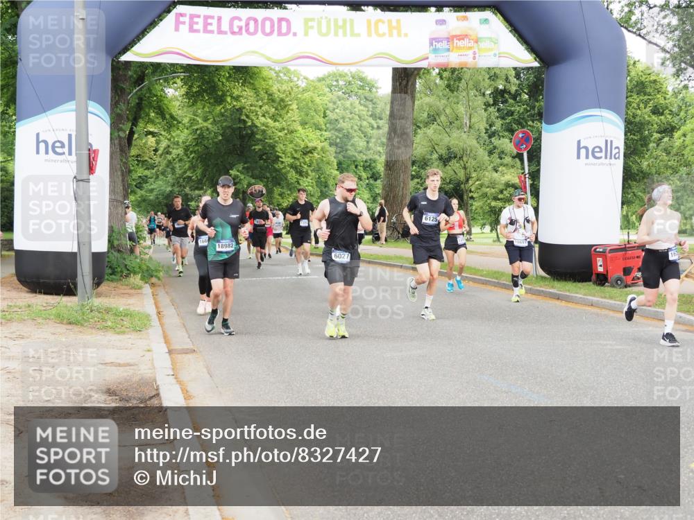 29.06.2025 - hella hamburg halbmarathon MichiJ http://msf.ph/oto/8327427 29.06.2025 10:37:53 Zwischen KM18-KM19 4033, 4127, 6027, 6125, 7052, 7269, 8572, 10691, 11339, 13282, 15392, 16285, 16666, 17282 meine-sportfotos.de