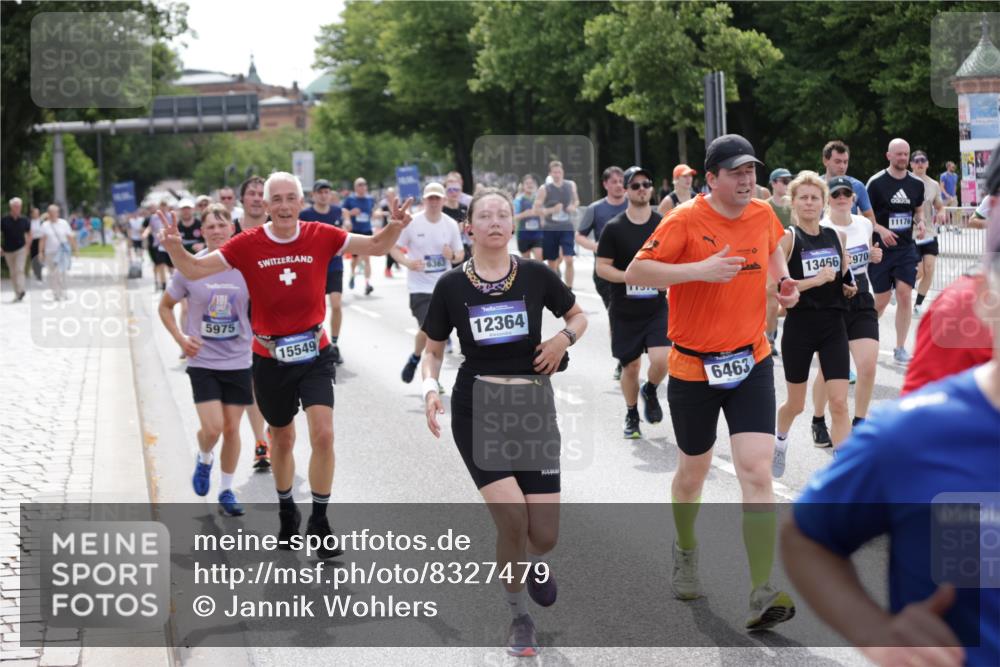 29.06.2025 - hella hamburg halbmarathon Jannik Wohlers http://msf.ph/oto/8327479 29.06.2025 10:39:57 Lombardsbrücke 1018, 1037, 2019, 2109, 2515, 2572, 3237, 3293, 3295, 3515, 3607, 3808, 3810, 4271, 4756, 5113, 5263, 5351, 5352, 5702, 5975, 6076, 6229, 6363, 6463, 6673, 6866, 6876, 6920, 7108, 7174, 7675, 7850, 8307, 8391, 9187, 9468, 10474, 10818, 10953, 11176, 11653, 11717, 11970, 11973, 12364, 12444, 12501, 12760, 12981, 13005, 13030, 13069, 13290, 13410, 13466, 13651, 14341, 14851, 15549, 15927, 16681, 16955, 17318, 18101, 18110, 18213, 18353, 18490, 18771 meine-sportfotos.de