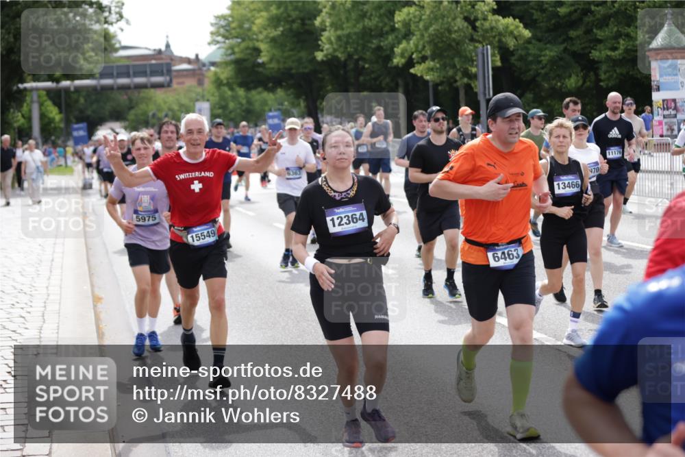 29.06.2025 - hella hamburg halbmarathon Jannik Wohlers http://msf.ph/oto/8327488 29.06.2025 10:39:57 Lombardsbrücke 1018, 1037, 2019, 2109, 2515, 2572, 3237, 3293, 3295, 3515, 3607, 3808, 3810, 4271, 4756, 5113, 5263, 5351, 5352, 5702, 5975, 6076, 6229, 6363, 6463, 6673, 6866, 6876, 6920, 7108, 7174, 7675, 7850, 8307, 8391, 9187, 9468, 10474, 10818, 10953, 11176, 11653, 11717, 11970, 11973, 12364, 12444, 12501, 12760, 12981, 13005, 13030, 13069, 13290, 13410, 13466, 13651, 14341, 14851, 15549, 15927, 16681, 16955, 17318, 18101, 18110, 18213, 18353, 18490, 18771 meine-sportfotos.de