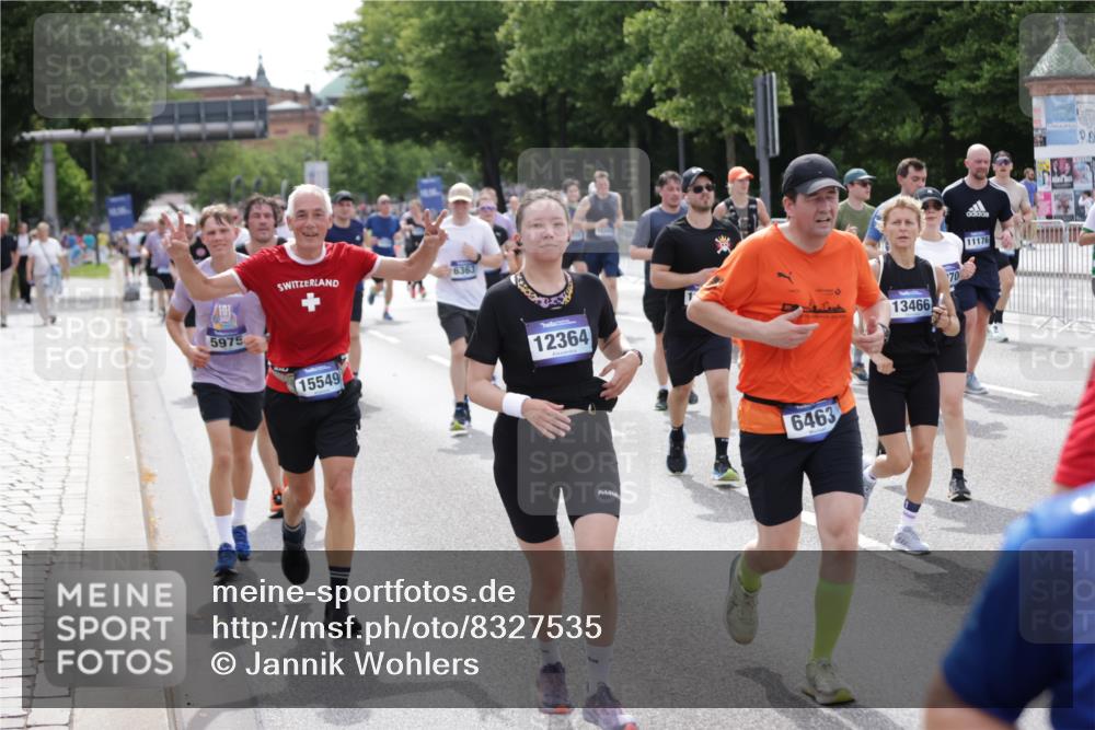 29.06.2025 - hella hamburg halbmarathon Jannik Wohlers http://msf.ph/oto/8327535 29.06.2025 10:39:57 Lombardsbrücke 1018, 1037, 2019, 2109, 2515, 2572, 3237, 3293, 3295, 3515, 3607, 3808, 3810, 4271, 4756, 5113, 5263, 5351, 5352, 5702, 5975, 6076, 6229, 6363, 6463, 6673, 6866, 6876, 6920, 7108, 7174, 7675, 7850, 8307, 8391, 9187, 9468, 10474, 10818, 10953, 11176, 11653, 11717, 11970, 11973, 12364, 12444, 12501, 12760, 12981, 13005, 13030, 13069, 13290, 13410, 13466, 13651, 14341, 14851, 15549, 15927, 16681, 16955, 17318, 18101, 18110, 18213, 18353, 18490, 18771 meine-sportfotos.de