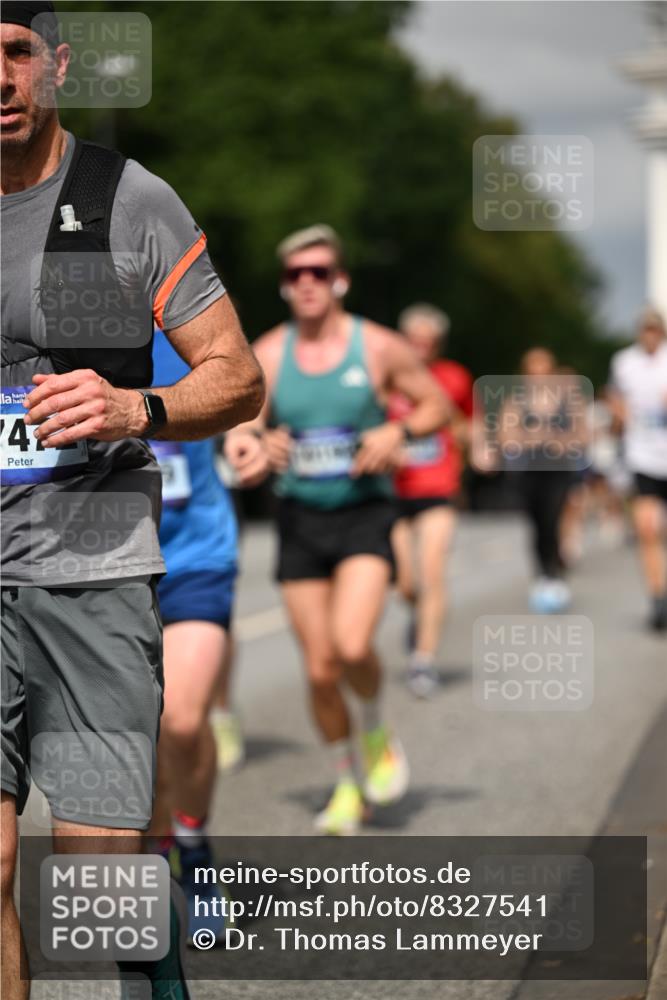 29.06.2025 - hella hamburg halbmarathon Dr. Thomas Lammeyer http://msf.ph/oto/8327541 29.06.2025 10:17:36 Kennedybrücke 1194, 1859, 1939, 2055, 2359, 2721, 2891, 2904, 2961, 2987, 3218, 3729, 4001, 4032, 4795, 4950, 5232, 5631, 6026, 6207, 7346, 7460, 7462, 7913, 8673, 8913, 9128, 9612, 9631, 10442, 10443 meine-sportfotos.de