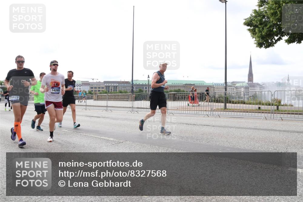 29.06.2025 - hella hamburg halbmarathon Lena Gebhardt http://msf.ph/oto/8327568 29.06.2025 10:23:33 Lombardsbrücke 11879, 2019, 14265, 1048, 1304, 1362, 1545, 2125, 2489, 2925, 4190, 4266, 4391, 4646, 4728, 4793, 5055, 5160, 5358, 5406, 6502, 6747, 6849, 7029, 7820, 8031, 8181, 8676, 8687, 8688, 8716, 8918, 8920, 9301, 9715, 9877, 10649, 10739, 11044, 11300, 11454, 11793, 11798, 11879, 12025, 12073, 12265, 12874, 13149, 14265, 14338, 14510, 14512, 14521, 14821, 15709, 15739, 15853, 16185, 16251, 16416, 16558, 17013, 17099, 17199, 17207, 17299, 17719 meine-sportfotos.de