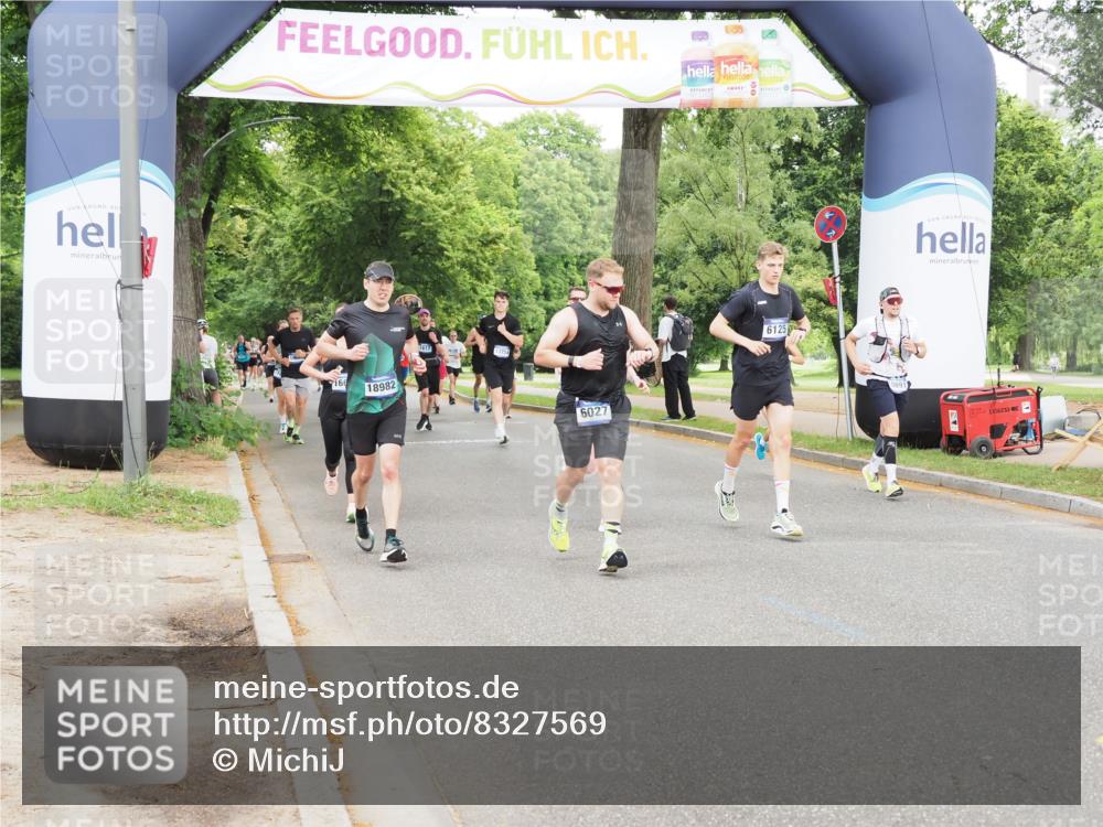 29.06.2025 - hella hamburg halbmarathon MichiJ http://msf.ph/oto/8327569 29.06.2025 10:37:53 Zwischen KM18-KM19 4033, 4127, 6027, 6125, 7052, 7269, 8572, 10691, 11339, 13282, 15392, 16285, 16666, 17282 meine-sportfotos.de