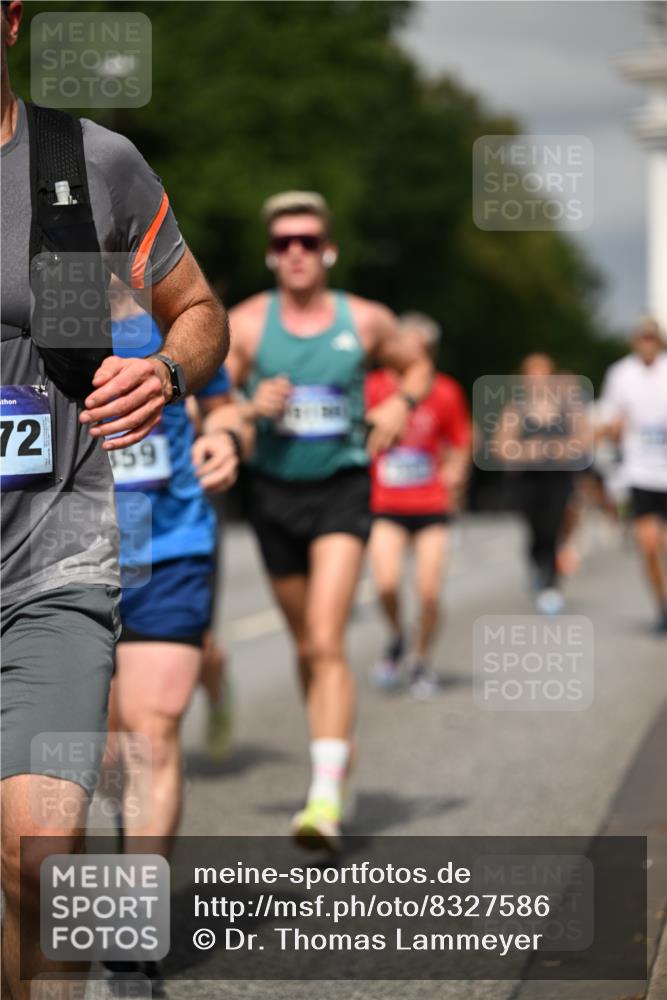 29.06.2025 - hella hamburg halbmarathon Dr. Thomas Lammeyer http://msf.ph/oto/8327586 29.06.2025 10:17:36 Kennedybrücke 1194, 1859, 1939, 2055, 2359, 2721, 2891, 2904, 2961, 2987, 3218, 3729, 4001, 4032, 4795, 4950, 5232, 5631, 6026, 6207, 7346, 7460, 7462, 7913, 8673, 8913, 9128, 9612, 9631, 10442, 10443 meine-sportfotos.de