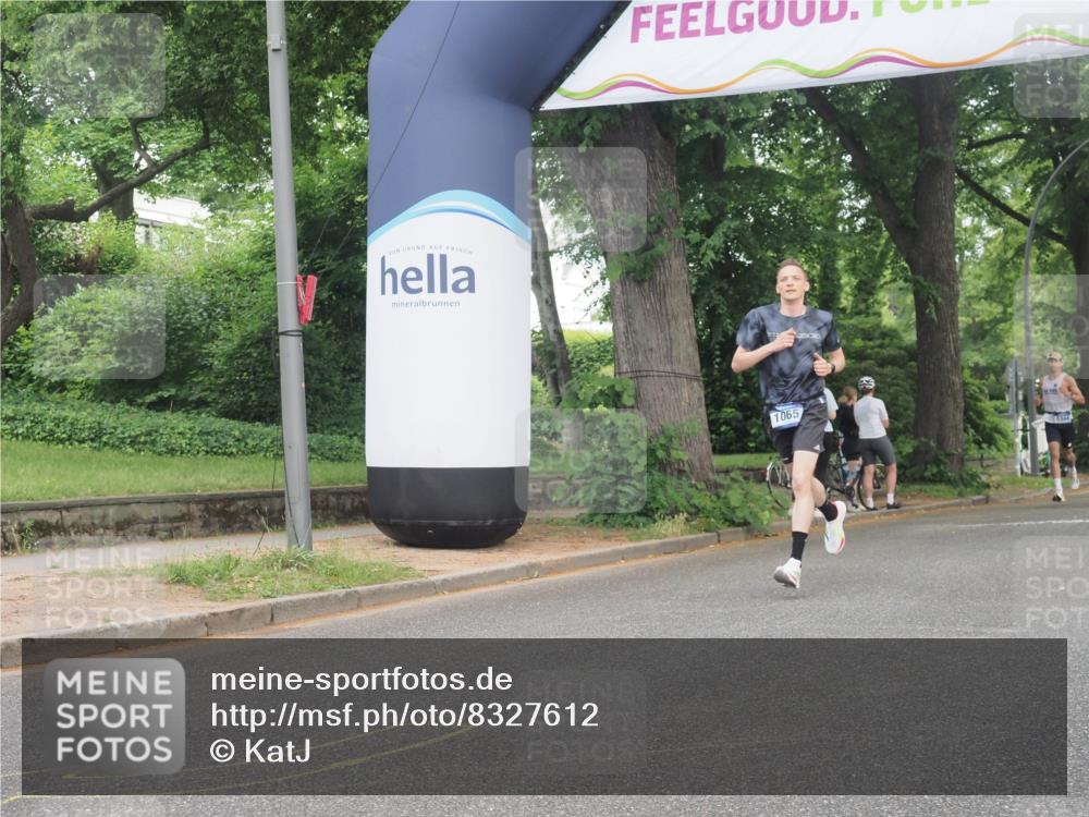 29.06.2025 - hella hamburg halbmarathon KatJ http://msf.ph/oto/8327612 29.06.2025 10:17:08 Zwischen KM18-KM19 1065 meine-sportfotos.de