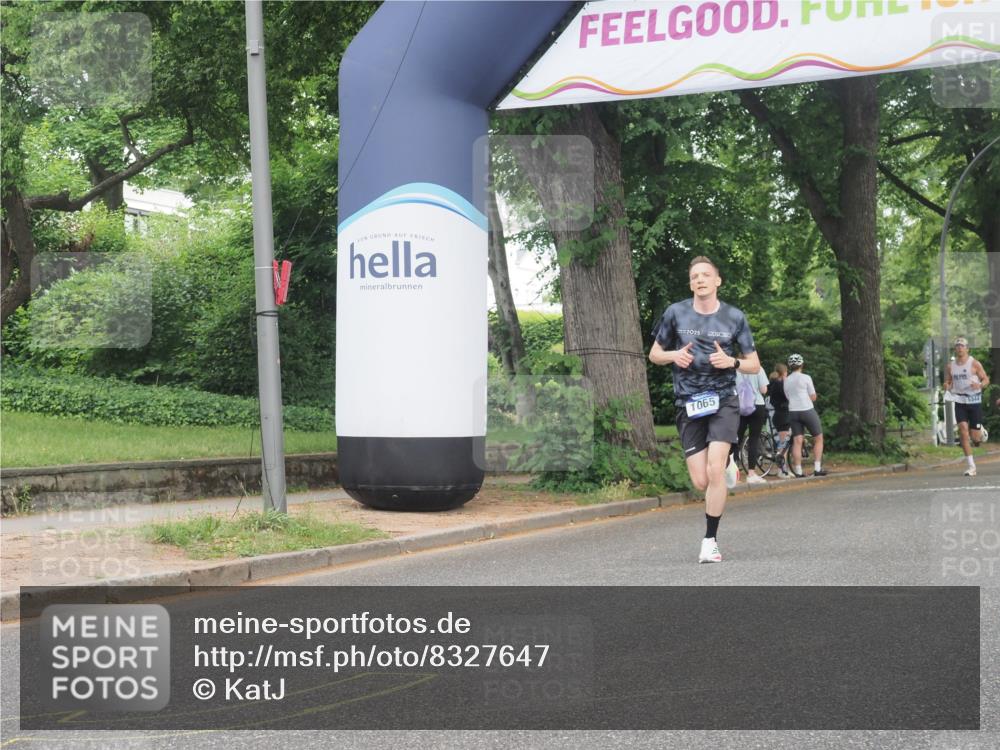 29.06.2025 - hella hamburg halbmarathon KatJ http://msf.ph/oto/8327647 29.06.2025 10:17:08 Zwischen KM18-KM19 1065 meine-sportfotos.de