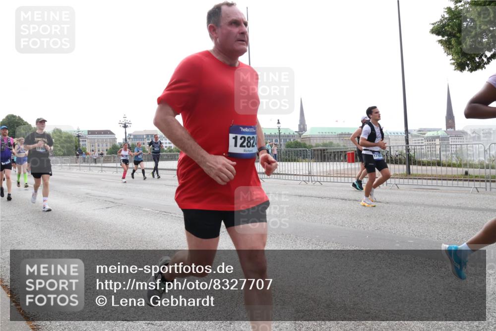 29.06.2025 - hella hamburg halbmarathon Lena Gebhardt http://msf.ph/oto/8327707 29.06.2025 10:37:47 Lombardsbrücke 1180, 1282, 17793, 1276, 1337, 1475, 1578, 1799, 1819, 1985, 2016, 2199, 2486, 2640, 2786, 2853, 3230, 3246, 3633, 3880, 4921, 5139, 5146, 5171, 5186, 5522, 5790, 5875, 6243, 6362, 6697, 6821, 6955, 7085, 7124, 7235, 7244, 7321, 7350, 7544, 7629, 7696, 7777, 7823, 8843, 8985, 9247, 9288, 9524, 9895, 10159, 10506, 10836, 11087, 11543, 12123, 12254, 12472, 12824, 16680, 17798 meine-sportfotos.de