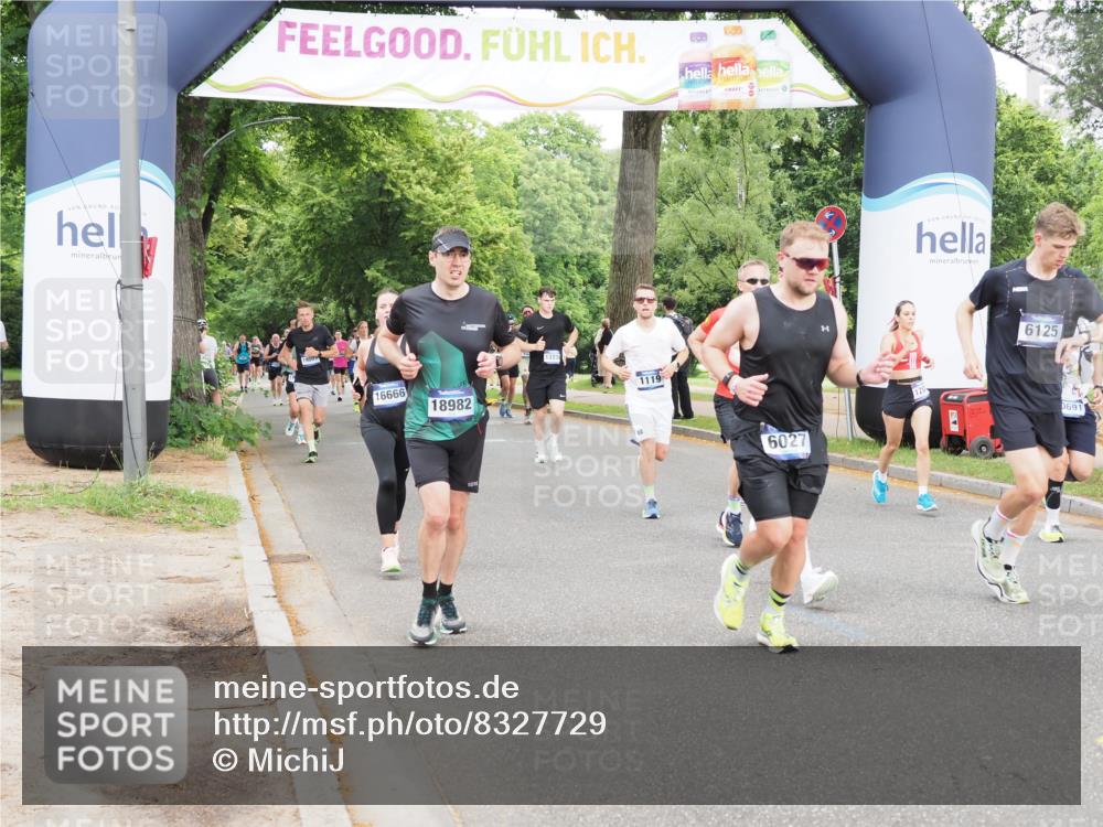 29.06.2025 - hella hamburg halbmarathon MichiJ http://msf.ph/oto/8327729 29.06.2025 10:37:54 Zwischen KM18-KM19 1119, 6027, 6125, 7052, 7269, 8572, 10691, 11339, 12016, 16285, 16666, 16800, 17282, 18960, 18982 meine-sportfotos.de