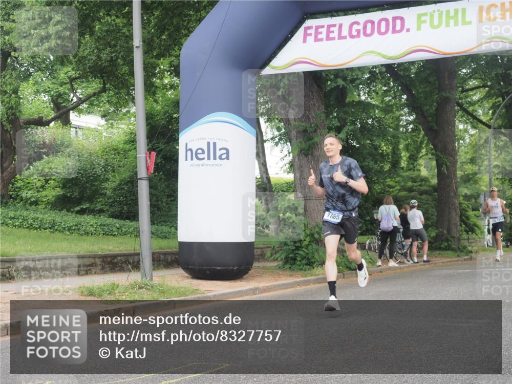 29.06.2025 - hella hamburg halbmarathon KatJ http://msf.ph/oto/8327757 29.06.2025 10:17:09 Zwischen KM18-KM19 1065 meine-sportfotos.de