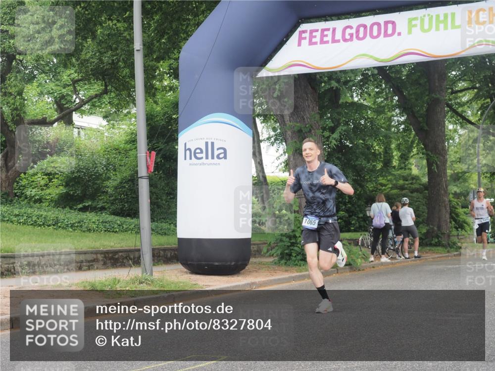 29.06.2025 - hella hamburg halbmarathon KatJ http://msf.ph/oto/8327804 29.06.2025 10:17:09 Zwischen KM18-KM19 1065 meine-sportfotos.de