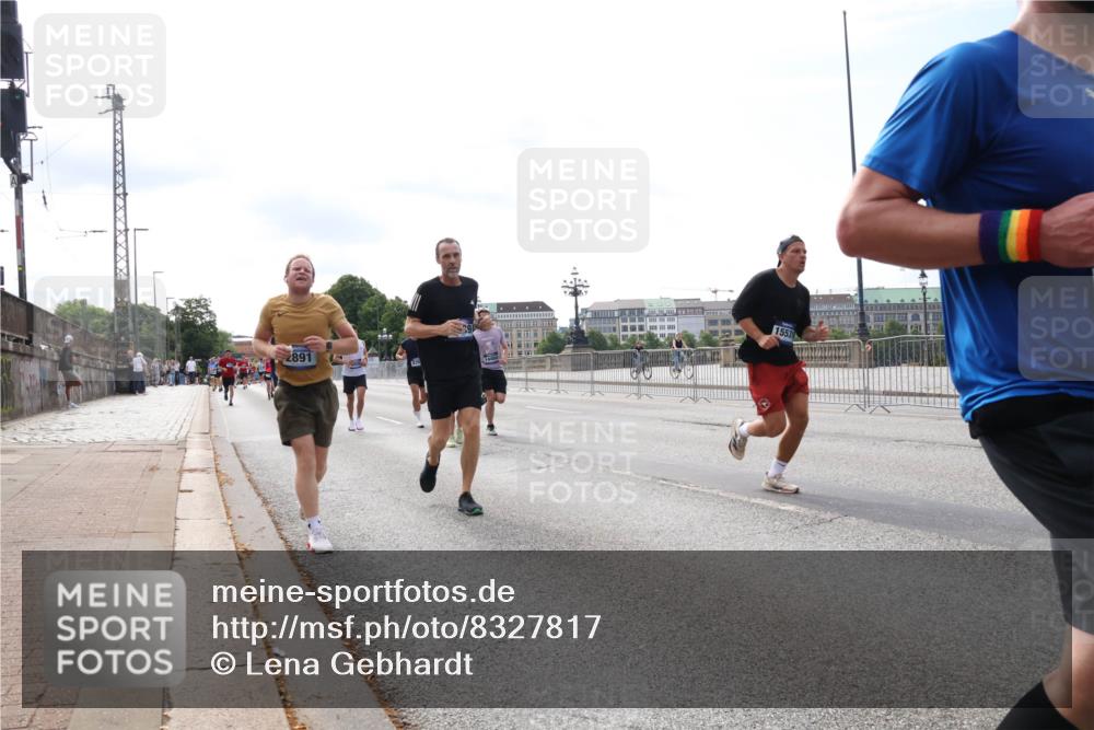 29.06.2025 - hella hamburg halbmarathon Lena Gebhardt http://msf.ph/oto/8327817 29.06.2025 10:12:59 Lombardsbrücke 2891, 15531, 1020, 1051, 1249, 1610, 1785, 1851, 1939, 2531, 2891, 2942, 2963, 3182, 3218, 3248, 3728, 4532, 4554, 5150, 6207, 6489, 7014, 7873, 7907, 8398, 8405, 8913, 8917, 8971, 9141, 10067, 10402, 11025, 11720, 12456, 13566, 13816, 14404, 14540, 14869, 15012, 15369, 15531, 16030, 16255, 16323, 16437, 16473, 16826, 16911, 17061, 17699, 17988, 17994, 18048, 18178, 18320, 18493, 18530, 18732 meine-sportfotos.de