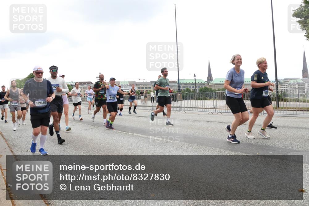 29.06.2025 - hella hamburg halbmarathon Lena Gebhardt http://msf.ph/oto/8327830 29.06.2025 10:47:26 Lombardsbrücke 13806, 12630, 6552, 17514, 8915, 1343, 1045, 1185, 1434, 1463, 1523, 1593, 1607, 1704, 1961, 2148, 2327, 2407, 2537, 2555, 2556, 2665, 2704, 2790, 2882, 2994, 3339, 4037, 4184, 4239, 4325, 4423, 4483, 4806, 4895, 4974, 4975, 5111, 5114, 5621, 5622, 5796, 5895, 6255, 6256, 6485, 6496, 6879, 6995, 7073, 7403, 7430, 7431, 7630, 7631, 7970, 8105, 8131, 8270, 8550, 8684, 8706, 8915, 8953, 8967, 9018, 9687, 10991, 11351, 11458, 11730, 11738, 11802, 12431 meine-sportfotos.de