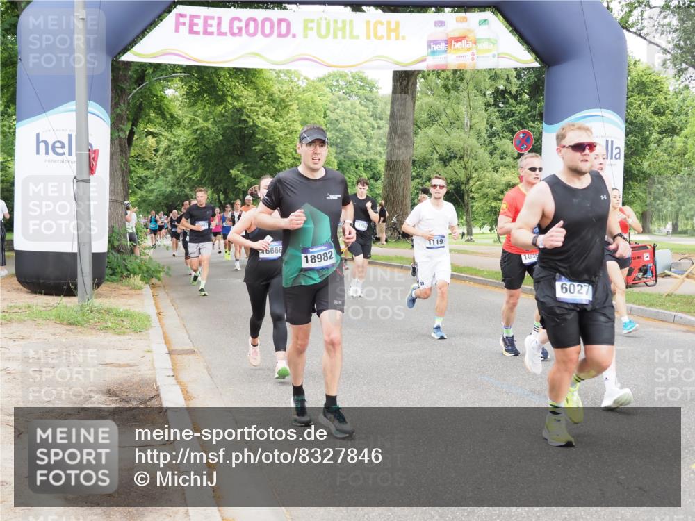 29.06.2025 - hella hamburg halbmarathon MichiJ http://msf.ph/oto/8327846 29.06.2025 10:37:55 Zwischen KM18-KM19 1119, 6027, 6125, 7052, 7269, 8572, 10691, 11339, 12016, 13758, 16285, 16666, 16800, 17221, 17282, 18960, 18982 meine-sportfotos.de