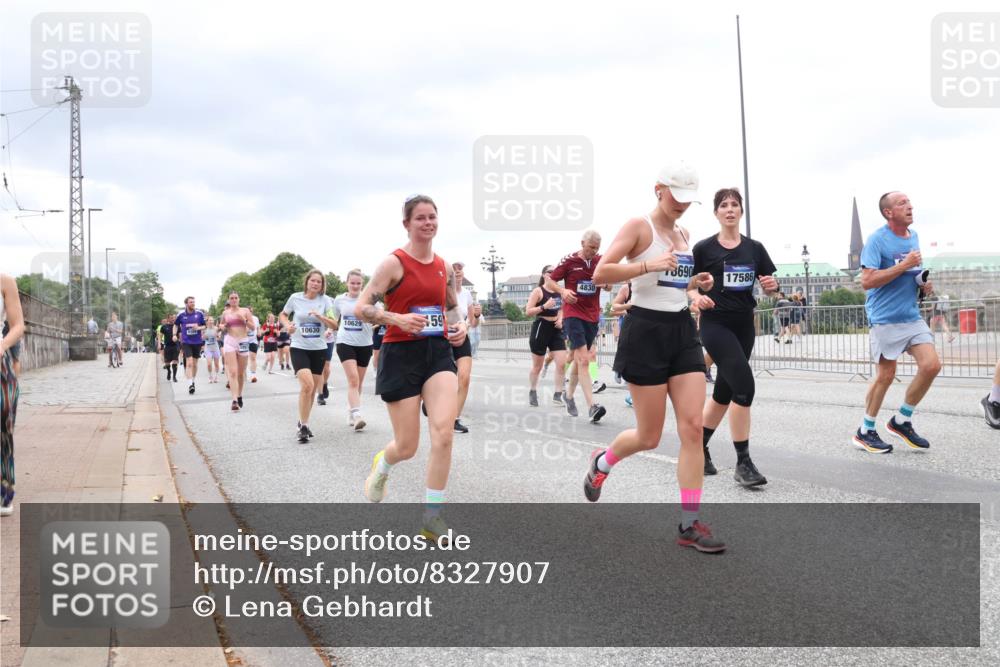 29.06.2025 - hella hamburg halbmarathon Lena Gebhardt http://msf.ph/oto/8327907 29.06.2025 10:57:54 Lombardsbrücke 3690, 17586, 4830, 10629, 59, 10630, 1123, 1242, 1248, 1265, 1388, 1643, 2015, 2169, 2273, 2275, 2451, 2567, 2900, 3191, 3385, 3433, 3644, 3750, 3936, 3954, 4059, 4197, 4429, 4521, 4830, 5117, 5632, 5676, 5736, 6316, 6337, 6827, 6857, 6916, 7172, 7193, 7556, 7720, 7783, 7977, 7990, 8035, 8159, 8386, 8439, 8440, 8441, 8442, 8474, 8512, 8708, 8713, 8773, 8873, 8888, 9059, 9180, 9233, 9318, 9319, 9394, 9398, 9436, 9481, 9496, 9613, 9832 meine-sportfotos.de