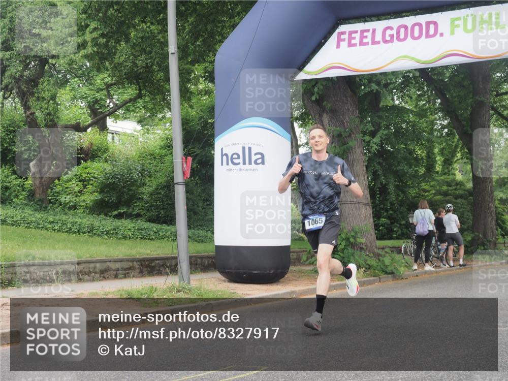 29.06.2025 - hella hamburg halbmarathon KatJ http://msf.ph/oto/8327917 29.06.2025 10:17:09 Zwischen KM18-KM19 1065 meine-sportfotos.de