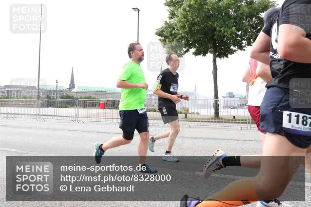 29.06.2025 - hella hamburg halbmarathon Lena Gebhardt http://msf.ph/oto/8328000 29.06.2025 10:23:35 Lombardsbrücke 14310, 14512, 1187, 1048, 1304, 1362, 1545, 2125, 2489, 2925, 4391, 4646, 4728, 4793, 4990, 5055, 5160, 5358, 5406, 6502, 6747, 6849, 7029, 7820, 8031, 8181, 8676, 8687, 8688, 8716, 8918, 8920, 9301, 9715, 9877, 10649, 10739, 11044, 11300, 11454, 11793, 11798, 11879, 12073, 12874, 13149, 14265, 14338, 14510, 14512, 14521, 14821, 15709, 15739, 15853, 16185, 16251, 16416, 16558, 17013, 17099, 17199, 17207, 17299, 17719 meine-sportfotos.de
