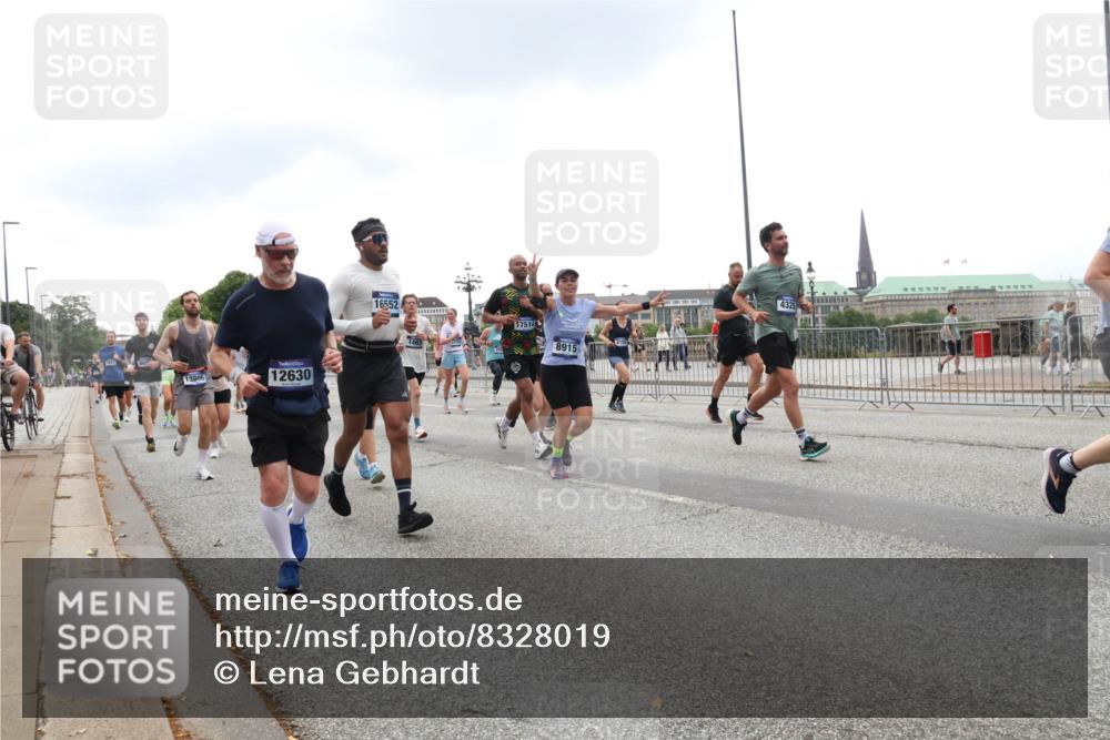29.06.2025 - hella hamburg halbmarathon Lena Gebhardt http://msf.ph/oto/8328019 29.06.2025 10:47:27 Lombardsbrücke 13806, 12630, 16552, 175140, 8915, 4325, 1045, 1185, 1434, 1463, 1523, 1593, 1607, 1704, 1961, 2148, 2327, 2407, 2537, 2555, 2665, 2704, 2790, 2882, 2994, 3339, 4037, 4184, 4239, 4325, 4423, 4483, 4806, 4895, 4974, 4975, 5111, 5114, 5621, 5622, 5895, 6255, 6256, 6485, 6496, 6879, 6995, 7073, 7403, 7430, 7431, 7630, 7631, 7970, 8105, 8131, 8270, 8550, 8706, 8915, 8953, 8967, 9018, 9687, 10991, 11351, 11458, 11730, 11738, 11802, 12431 meine-sportfotos.de