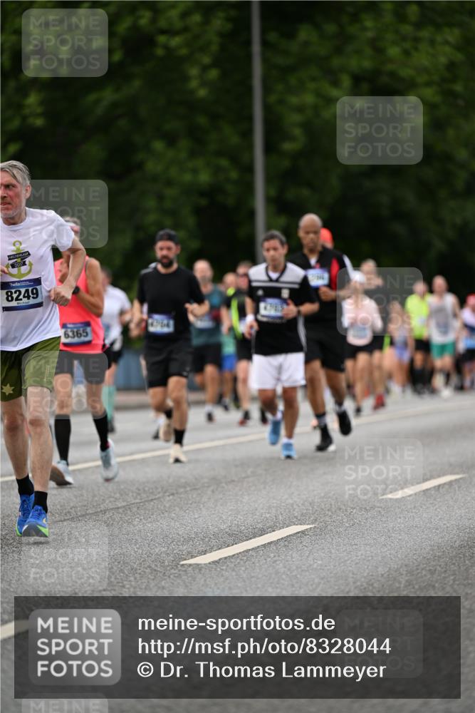 29.06.2025 - hella hamburg halbmarathon Dr. Thomas Lammeyer http://msf.ph/oto/8328044 29.06.2025 10:39:34 Kennedybrücke 1417, 1821, 1849, 2198, 2787, 3170, 3958, 4333, 4564, 4696, 4703, 4965, 5027, 5147, 5793, 6029, 6189, 6365, 6379, 6397, 6471, 6746, 6803, 6859, 7386, 7733, 8249, 8296, 9342, 9803, 10335, 10358, 10360, 10393, 10652, 11320, 11359 meine-sportfotos.de