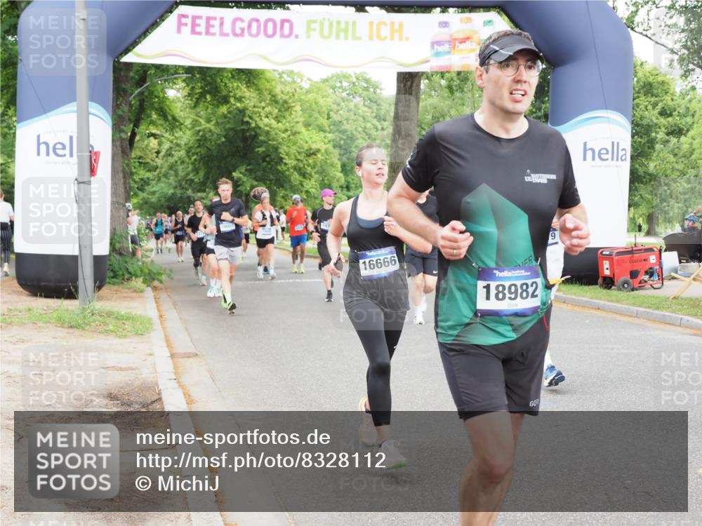 29.06.2025 - hella hamburg halbmarathon MichiJ http://msf.ph/oto/8328112 29.06.2025 10:37:56 Zwischen KM18-KM19 1119, 6027, 6125, 7052, 7269, 8572, 10691, 12016, 13758, 16285, 16666, 16800, 17221, 18960, 18982 meine-sportfotos.de