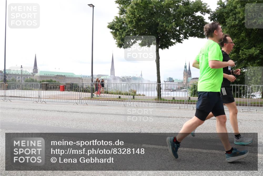 29.06.2025 - hella hamburg halbmarathon Lena Gebhardt http://msf.ph/oto/8328148 29.06.2025 10:23:35 Lombardsbrücke 1048, 1304, 1362, 1545, 2125, 2489, 2925, 4391, 4646, 4728, 4793, 4990, 5055, 5160, 5358, 5406, 6502, 6747, 6849, 7029, 7820, 8031, 8181, 8676, 8687, 8688, 8716, 8918, 8920, 9301, 9715, 9877, 10649, 10739, 11044, 11300, 11454, 11793, 11798, 11879, 12073, 12874, 13149, 14265, 14338, 14510, 14512, 14521, 14821, 15709, 15739, 15853, 16185, 16251, 16416, 16558, 17013, 17099, 17199, 17207, 17299, 17719 meine-sportfotos.de