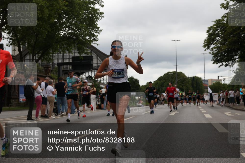 29.06.2025 - hella hamburg halbmarathon Yannick Fuchs http://msf.ph/oto/8328168 29.06.2025 10:51:36 20KM 1200, 1239, 1563, 2025, 2236, 2606, 2652, 2759, 2806, 2883, 3093, 3141, 3575, 4261, 4426, 4579, 5015, 5134, 5391, 5457, 5458, 6281, 6302, 6531, 6720, 6892, 7159, 7833, 9450, 10383, 10408, 10599, 12144, 12509, 12773, 13376, 13465, 13664, 15090, 15189, 15229, 15349, 15664, 16418, 16517, 17455, 17543, 17758, 18508 meine-sportfotos.de