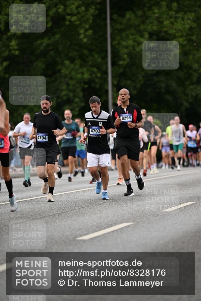 29.06.2025 - hella hamburg halbmarathon Dr. Thomas Lammeyer http://msf.ph/oto/8328176 29.06.2025 10:39:35 Kennedybrücke 1821, 1849, 2198, 2787, 3170, 3958, 4333, 4564, 4696, 4703, 4965, 5027, 5147, 5793, 6029, 6189, 6365, 6379, 6397, 6471, 6746, 6803, 6859, 7386, 7733, 8249, 8296, 9342, 9803, 10358, 10360, 10393, 10652, 11320, 11359 meine-sportfotos.de