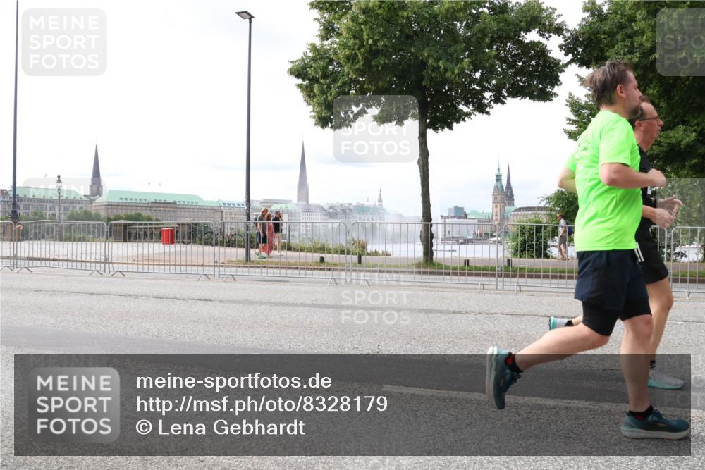 29.06.2025 - hella hamburg halbmarathon Lena Gebhardt http://msf.ph/oto/8328179 29.06.2025 10:23:36 Lombardsbrücke 1048, 1304, 1362, 1545, 2125, 2489, 2925, 4122, 4391, 4646, 4728, 4793, 4990, 5055, 5160, 5358, 5406, 6502, 6747, 6849, 7029, 7820, 8031, 8149, 8181, 8676, 8687, 8688, 8716, 8918, 8920, 9301, 9715, 9877, 10649, 10739, 11044, 11300, 11454, 11793, 11798, 11879, 12073, 12874, 13149, 14265, 14338, 14510, 14512, 14521, 14821, 15709, 15739, 15853, 16185, 16251, 16416, 16558, 17013, 17099, 17199, 17207, 17299, 17719 meine-sportfotos.de