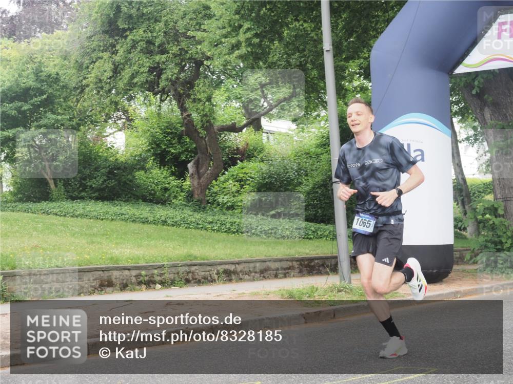 29.06.2025 - hella hamburg halbmarathon KatJ http://msf.ph/oto/8328185 29.06.2025 10:17:09 Zwischen KM18-KM19 1065 meine-sportfotos.de